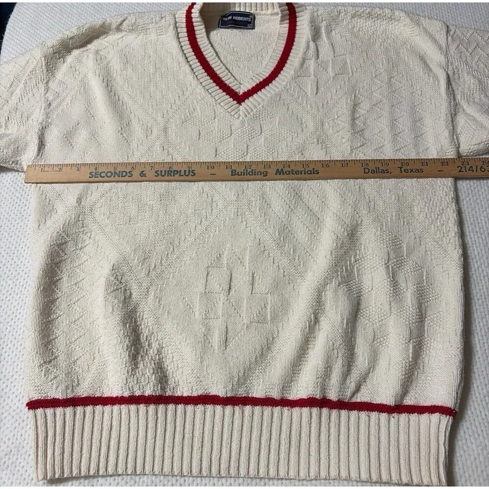 Vintage Seth Roberts USA 100% Cotton Textured V-Neck Sweater Cream Red Trim Men